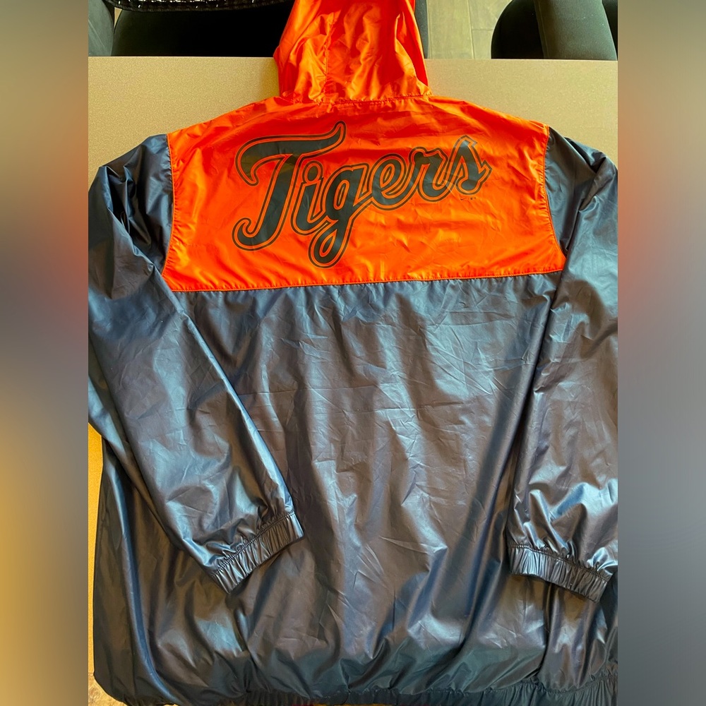 NIKE Detroit Tigers wind breaker/ rain coat